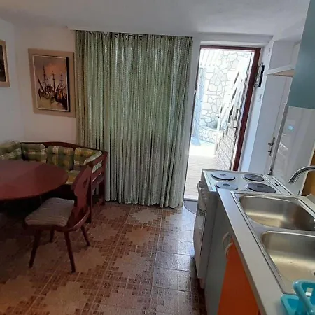 Alice Seafront * Klek